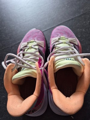 Kyrie 4 Größe 40 in sehr gutem Zustand, kaum getragen.
