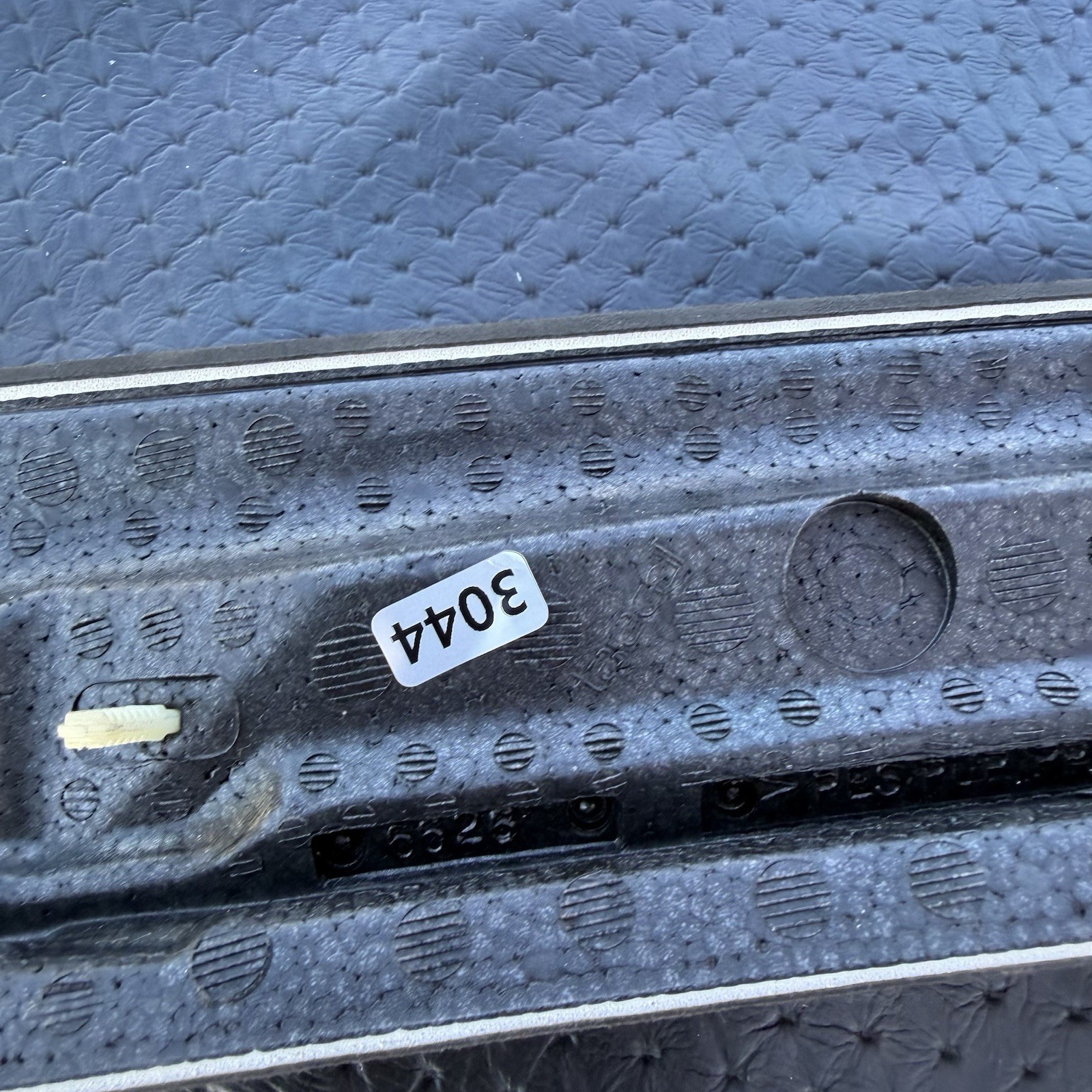 Maserati Quattroporte 2003-2012 LEFT Pillar trim