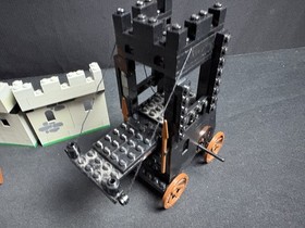 Lego 6061 Siege Tower Castle &rarr; Crusaders Lion Knights Knights Knights from 1984 P2