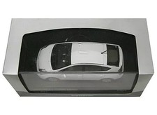 Toyota Prius G Touring Selection 1/43 Model Car Super White Kyosho