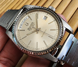Bulova Super Seville Day & Date | eBay display picture 3