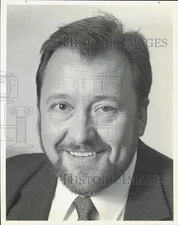 Press Photo Bill Russell, Anchorage Opera - lrb37828