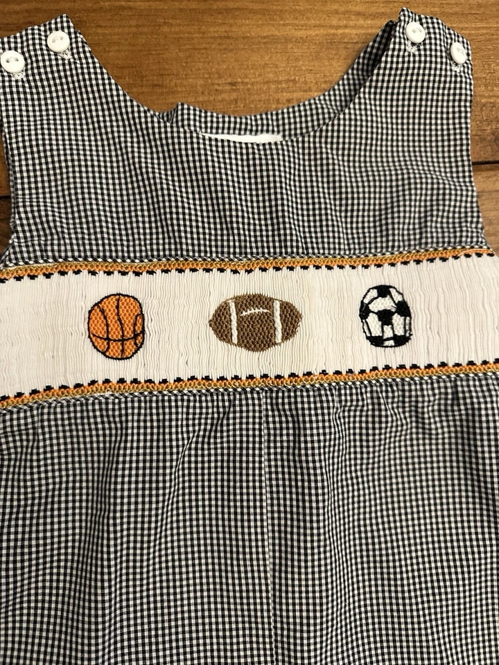 JonJon con temática deportiva Royal Child, talla 18M Foto 4 de 4