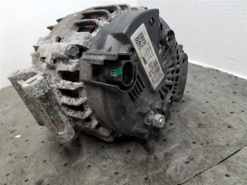 Alternador Valeo Fabricante Se Adapta a 15-19 GOLF 1007144 Foto 2 de 4