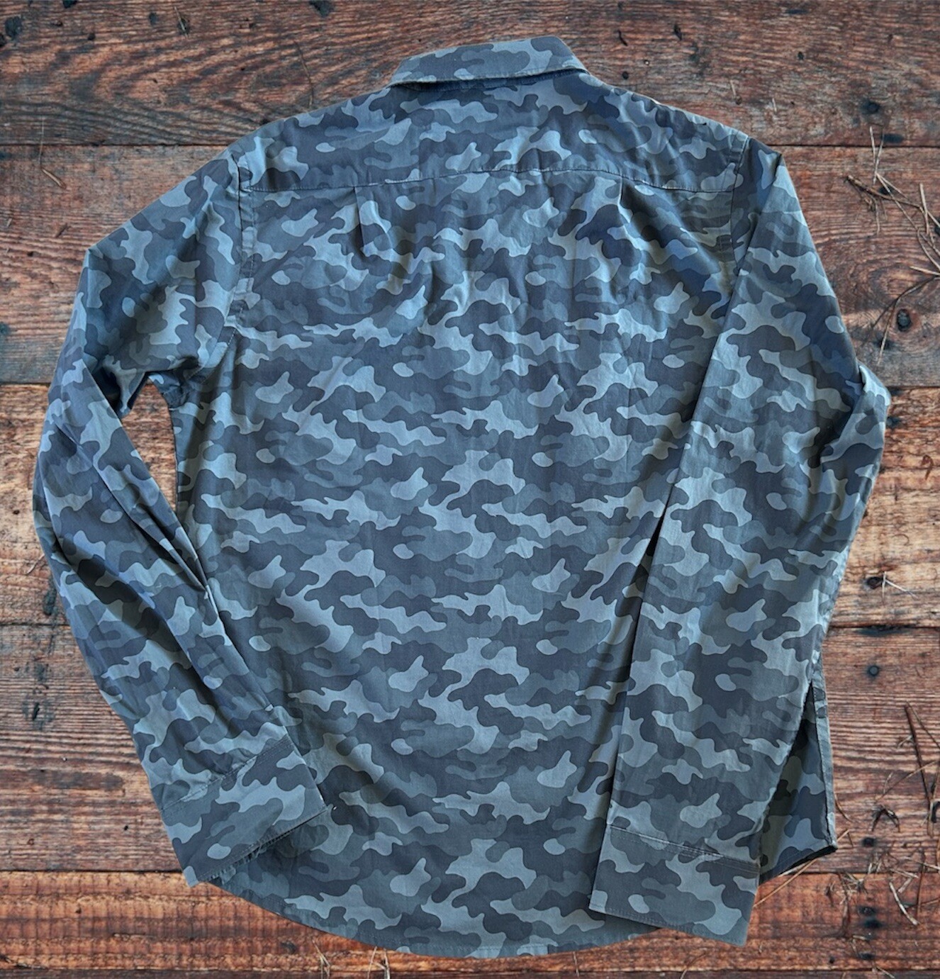RARE IZOD Saltwater Relaxed Classics Blue Camo Men's Long Sleeve Shirt M image 3