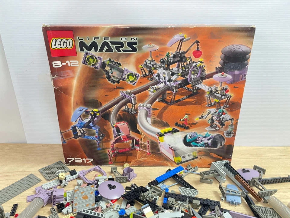 Lego 7317 Life On Mars Aero Tube Hanger - 75%+ With Box and some figs - Image 3 of 4