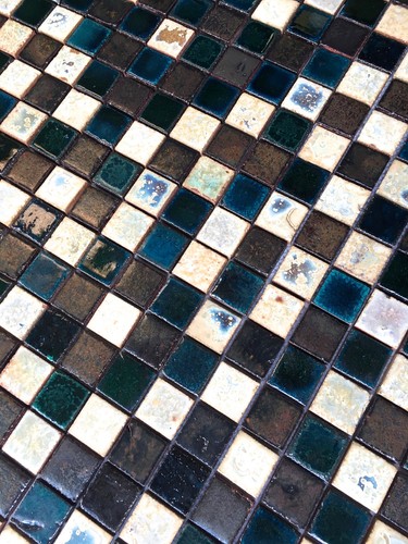 Antique Vaglio Hand Glazed Mix Bourges Green 1 3/8" x1 3/8" Ceramic Mosaic Tile - Picture 6 of 12