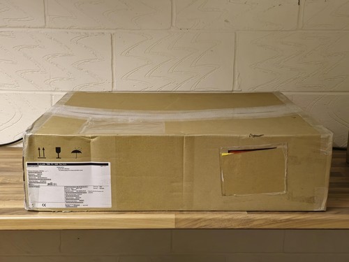 Lenovo Brocade 300 8G Fibre Channel SAN Switch 3873-HC1 3873-AR1 00MY815 - 第 1/2 張圖片