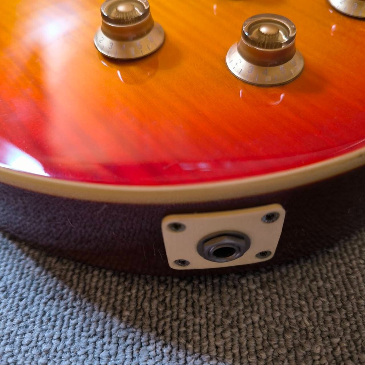 Blitz by Aria Pro II Les Paul Standard Type Cherry Burst Blitz by Aria Pro II Les Paul Standard Type Cherry Burst