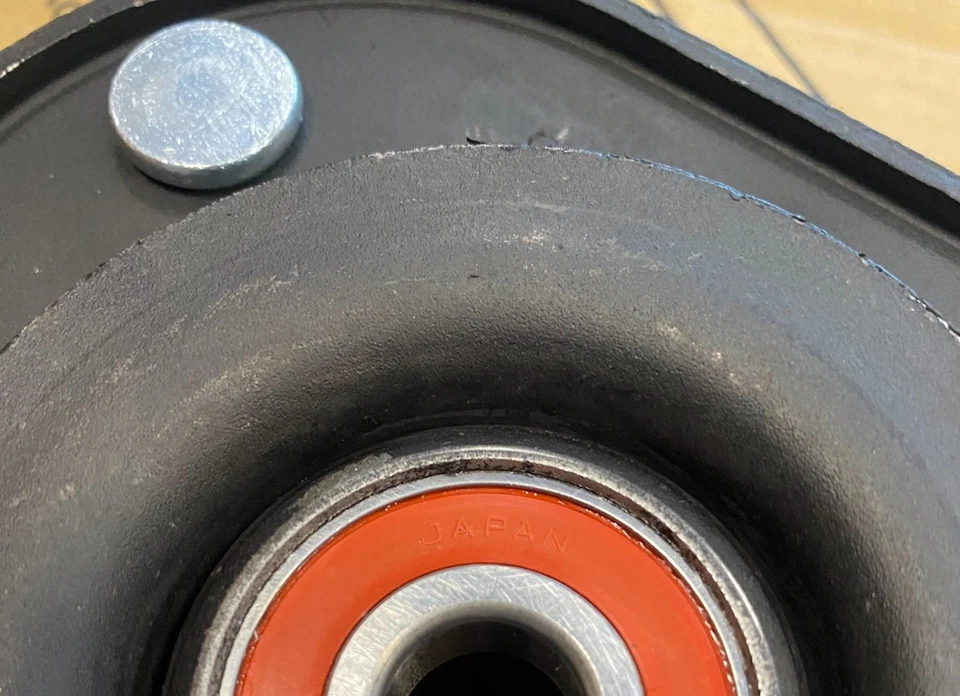 Top Absorber Mount for Air Suspension Lexus RX270 RX350 RX450h 2009-2015 - Image 4 of 4