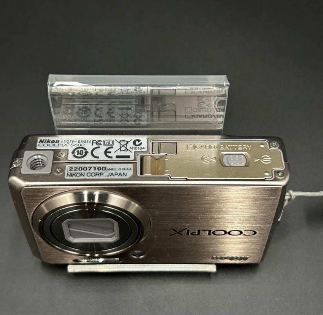NIKON デジタルカメラ【COOLPIX S600】ニコン コンデジ Y2K Nikon Coolpix S600 Silver Compact Digital 00S Y2K Operating