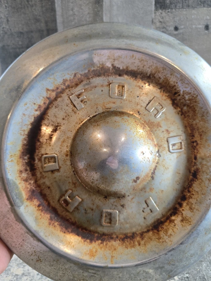 FORD FAIRLANE 1955-1956 USED CHROME HUBCAP CREAM CENTER MAN CAVE DECOR AS FOUND - Image 2 of 4