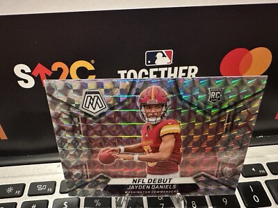 2024 Mosaic Jayden Daniels * NFL Debut * Prizm Holo Reactive RC