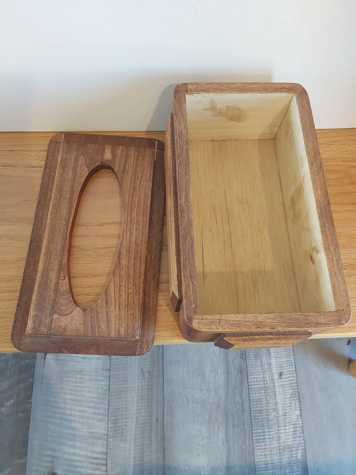 Soporte de cubierta de caja de pañuelos de madera dura hecho a mano personalizado Foto 3 de 4