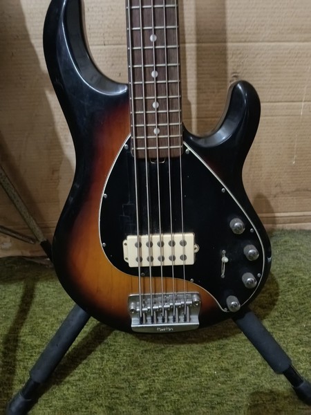 Bajo Eléctrico Music Man Sting Ray 5
