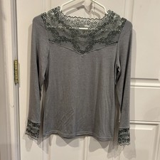 Women  s Gray Long Sleeve Blouse With Lace Trim M