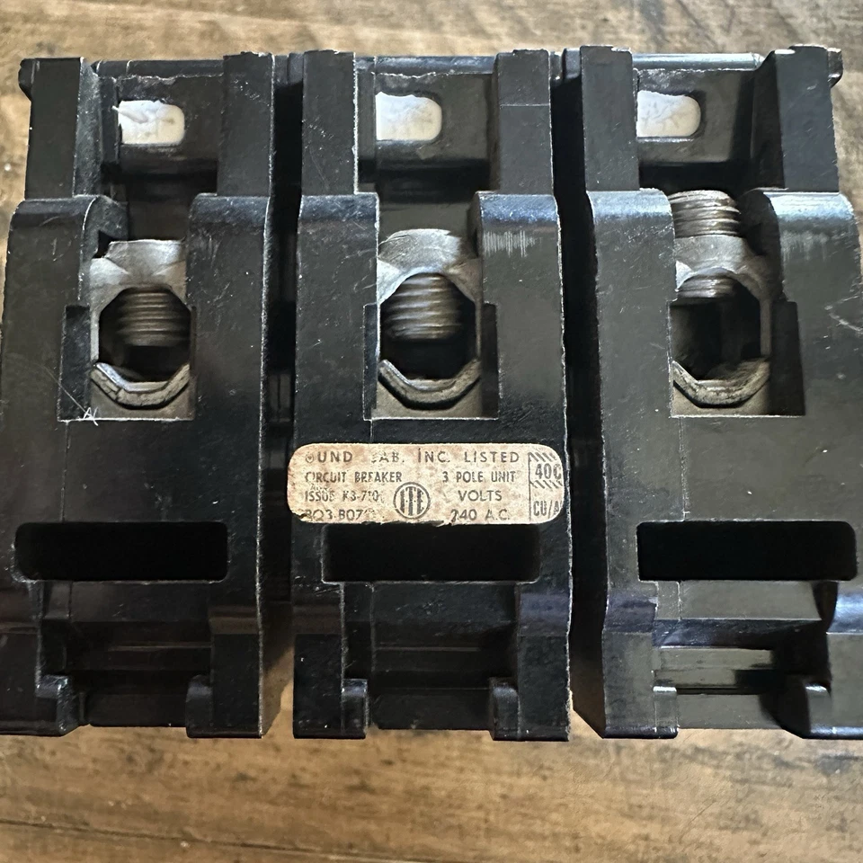 I-T-E BQ370 Bolt-On Circuit Breaker 70A 240VAC 3P 3PH Type EQ-B 70 Amp 3 Pole - Image 4 of 4