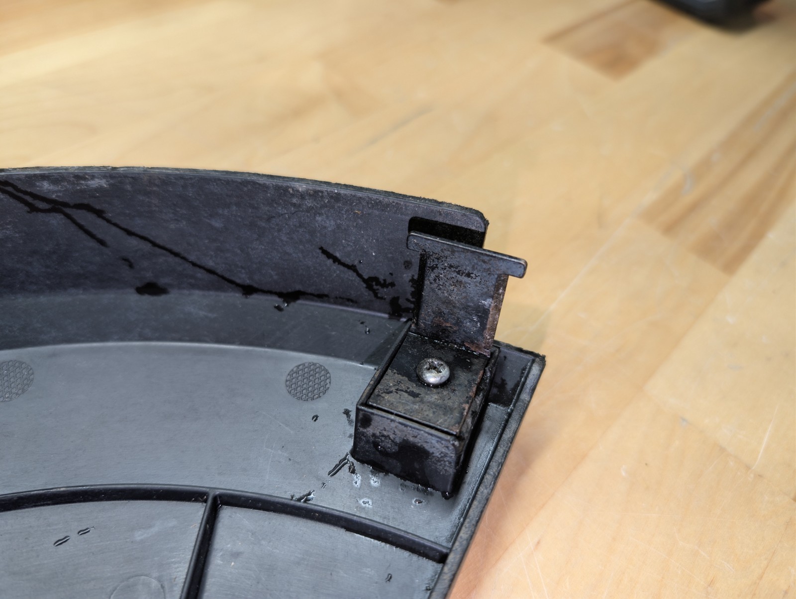 Ryobi String Trimmer 18V Brushless P20102VNM - Brush Guard