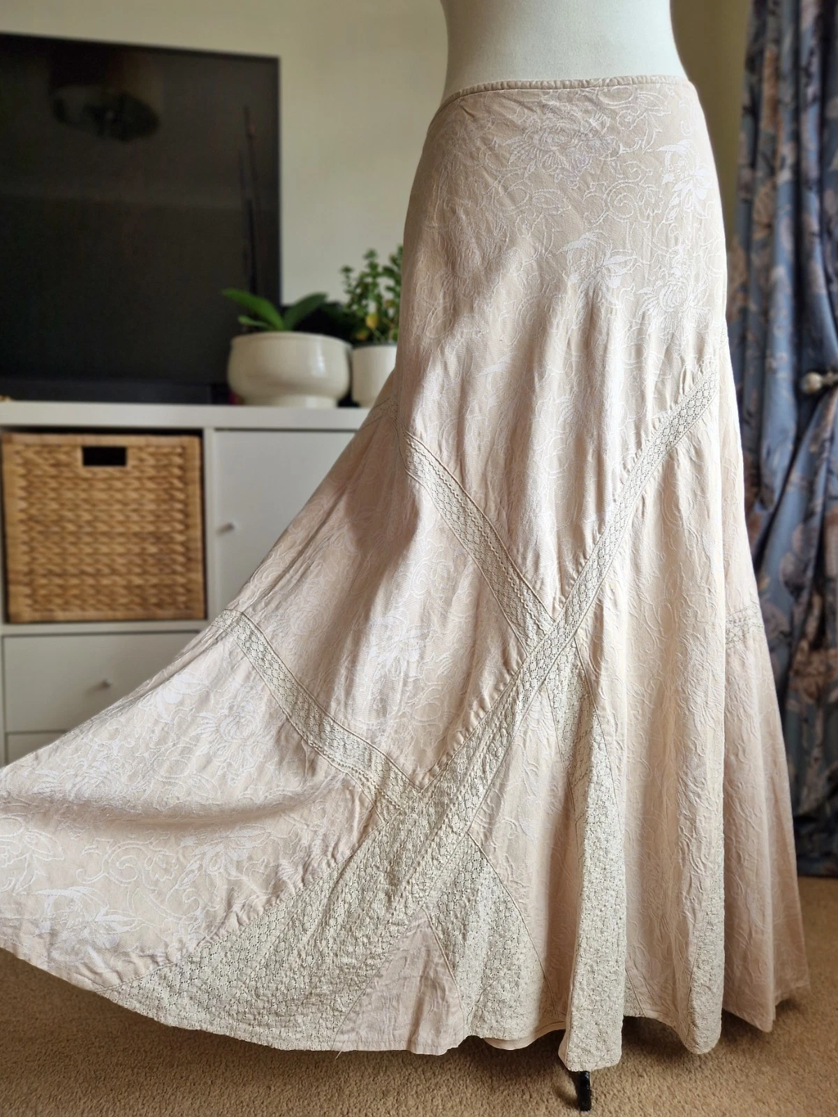 Per Una Beige Jacquard Crochet Panel Patchwork Boho Maxi Skirt Size 16 Long
Opens in a new window or
