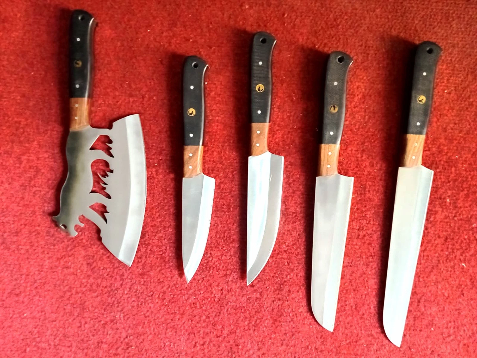 CUSTOM HAND FORGED D2 CARBON STEEL CHEF KITCHEN KNIFE SET WOOD HANDLE SET OF "5"
Opens in a new wind