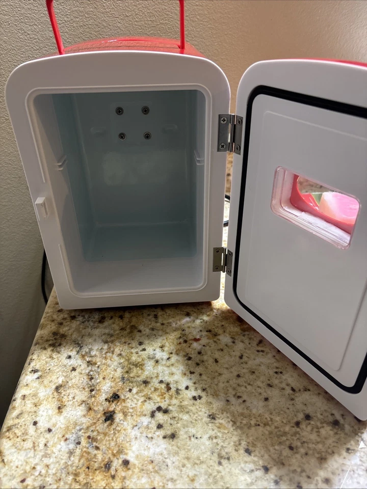 Frigidaire Mini Fridge Retro Look Refrigerator - Image 4 of 4