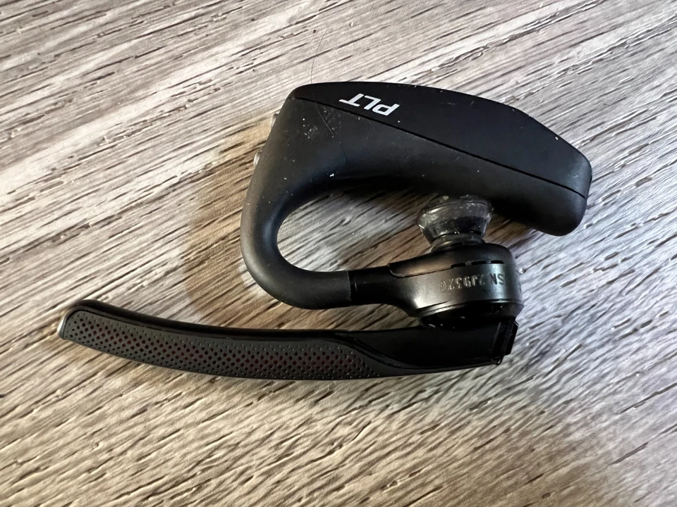 Plantronics Poly Voyager 5200 UC Bluetooth Headset - Image 3 of 4