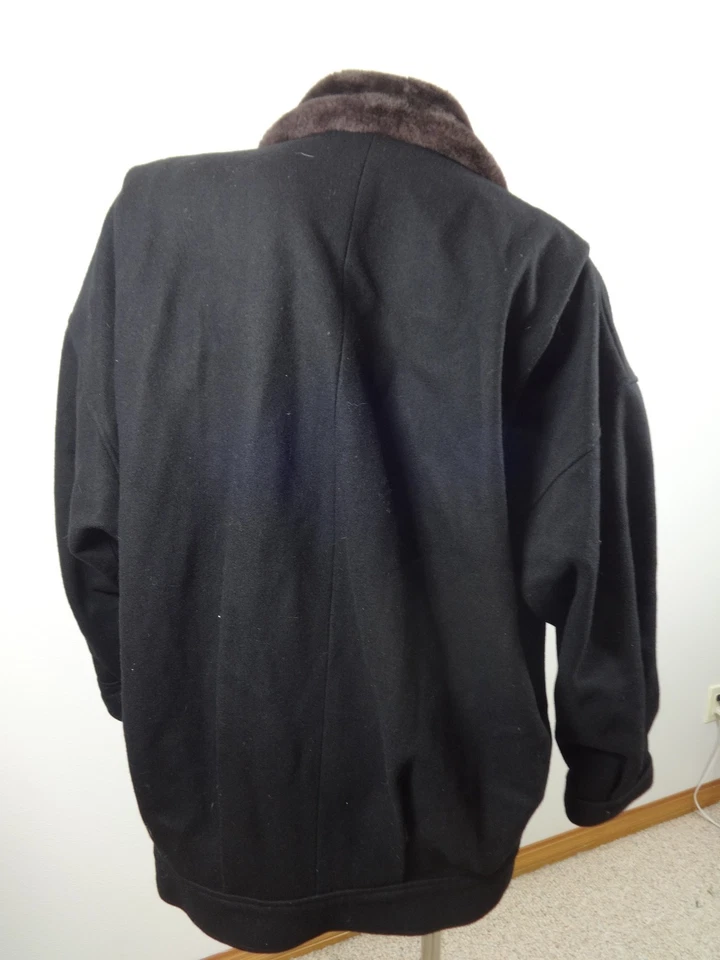 J GALLERY WOMENS SIZE XL BLACK WOOL COAT FUR COLLAR - Image 3 of 4
