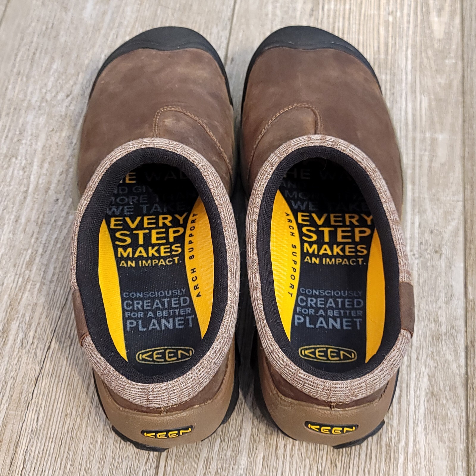 Zoccoli Keen Targhee II da uomo taglia US 8 scarpe imbottite in pelle marrone usate in ottime condizioni