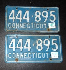 CONNECTICUT  1980 collectible car license plates, (2) 1 pair, 444 895, Vintage