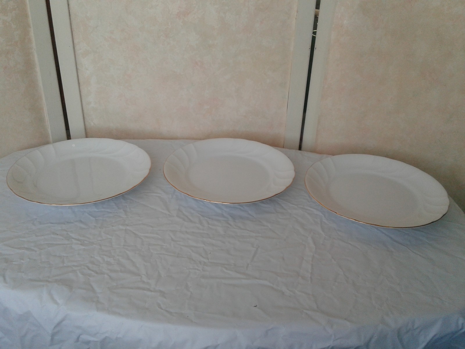 Mikasa Wedding Band Gold Trim 3 Salad Plates White Swirl Mint Cond.  L9709-image