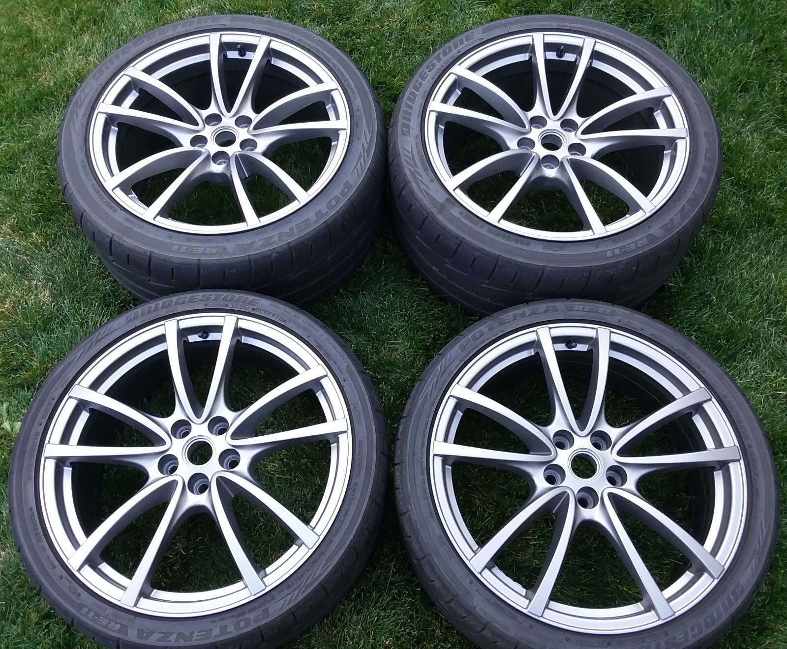 Ferrari 430 Scuderia Wheel Set 19" OE Wheels 226576 and 226580