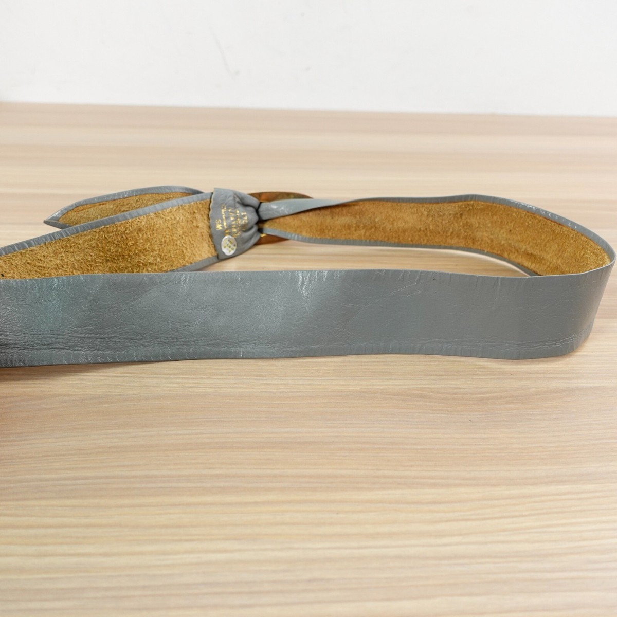 Vintage Christian Dior Womens Belt XS Gray‎ Gold Oval Buckle Logo Genuine Luxury Vintage Christian Dior Womens Belt XS Gray Gold Oval Buckle  main image 2