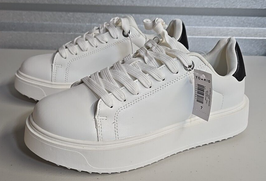 Torrid NWT White Low Top Chunky Lace Up Sneakers Womens Tennis