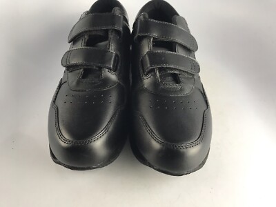 PROPET M3705 LIFE WALKER BLACK LEATHER Strap Closure Sneaker  display picture 1