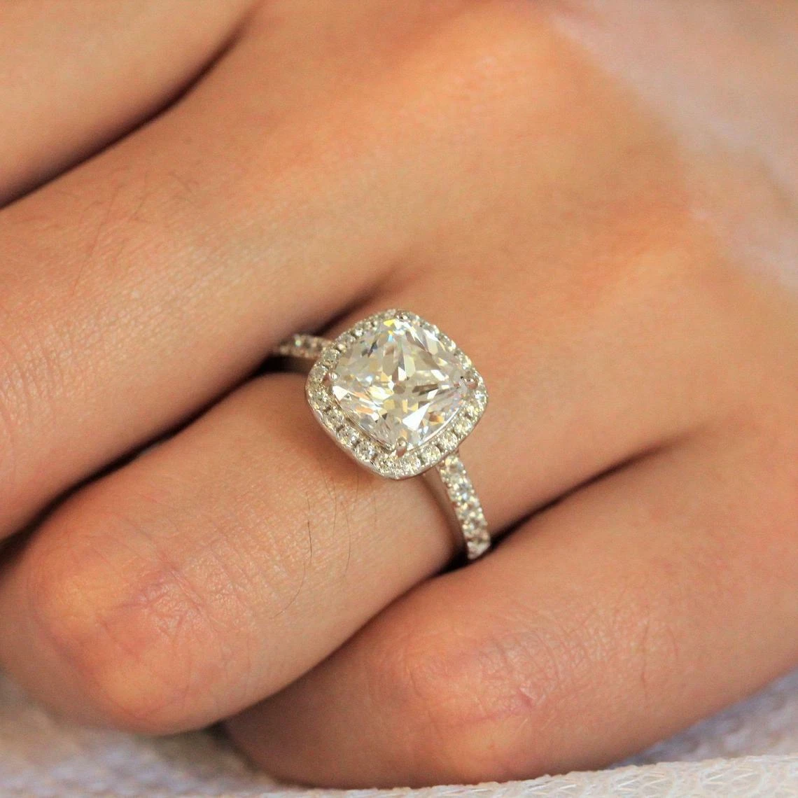 Cushion shape 2024 diamond ring