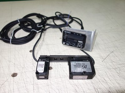 Keyence IG-1500 Panel Mount Amplifier w/ IG-028 Laser Sensor Set