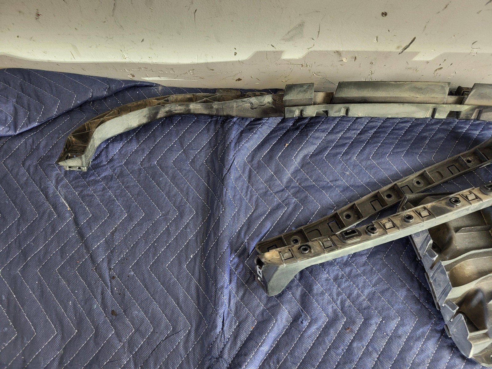 Used Oem Maserati Left & Right & Center Rear Bumper Brackets 2014-2020 Ghibli