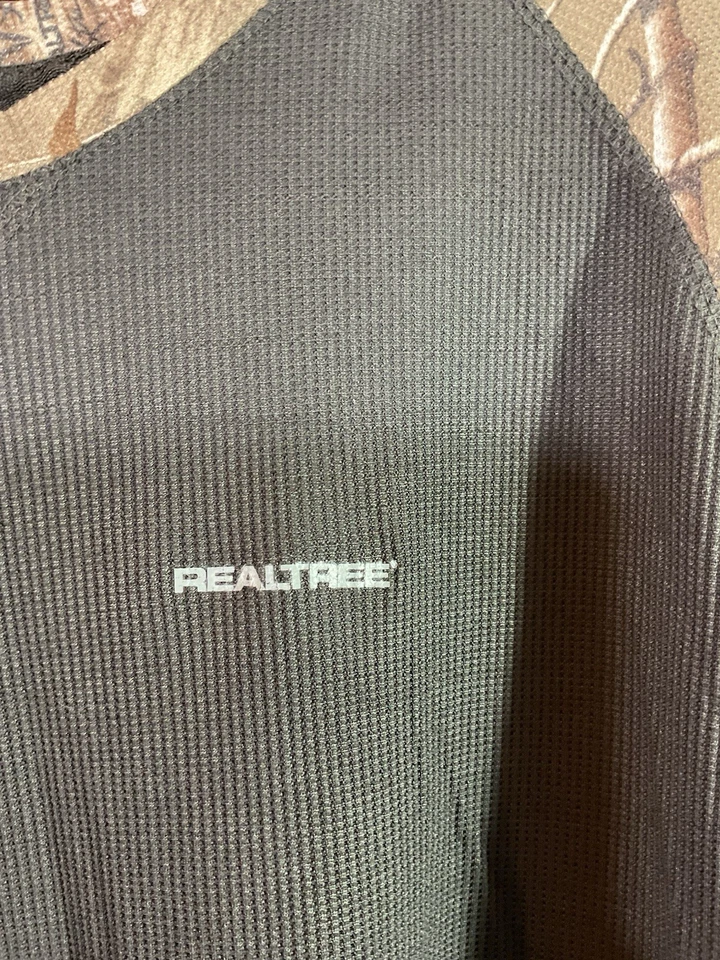 Realtree Men’s 2xl Hunting Long Sleeve Waffle Shirt Gray And Camo Euc Cut Thumb  - Image 4 of 4
