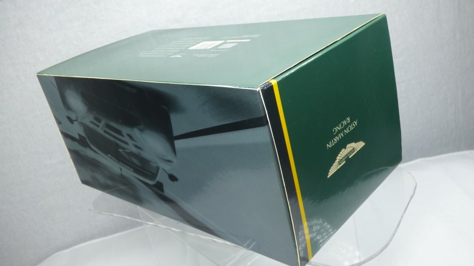 Autoart 1/18 Aston Martin DBR9 – Le Mans 2005 #59 – Miniature De Collection