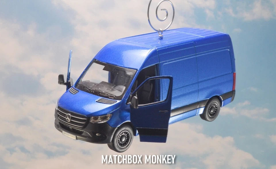 Camión de reparto rojo Mercedes Benz Sprinter árbol de Navidad adorno caja furgoneta Foto 2 de 4