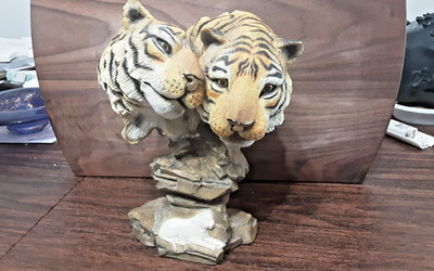 TIGERS - Two Tigers Heads figurine Home Decoration table top piece heavy