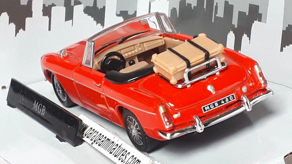 MG MGB CONVERTIBLE ROUGE CARARAMA REF 12370 ECHELLE AU 1/43 VOITURE COLLECTION - Photo 3/4