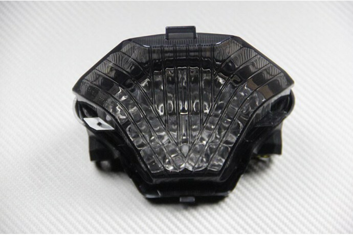 Feu arriere LED finition teintée premium pour Yamaha YZF R3 2016-2018 avec clignotants dynamiques