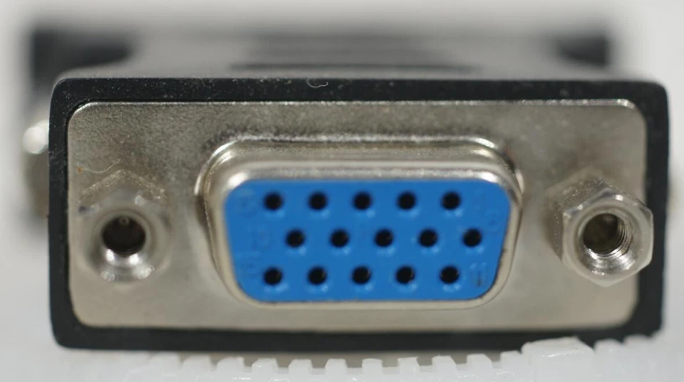  DVI-A Male to VGA FeMale Adapter (new video to regular vga) - Image 2 of 4