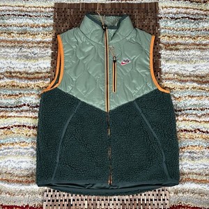nike heritage essentials sherpa vest