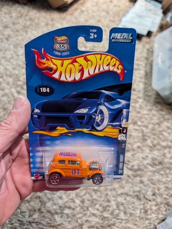 32 Ford Vicky hot Wheels dukes of Hazzard general Lee custom Red Line../
