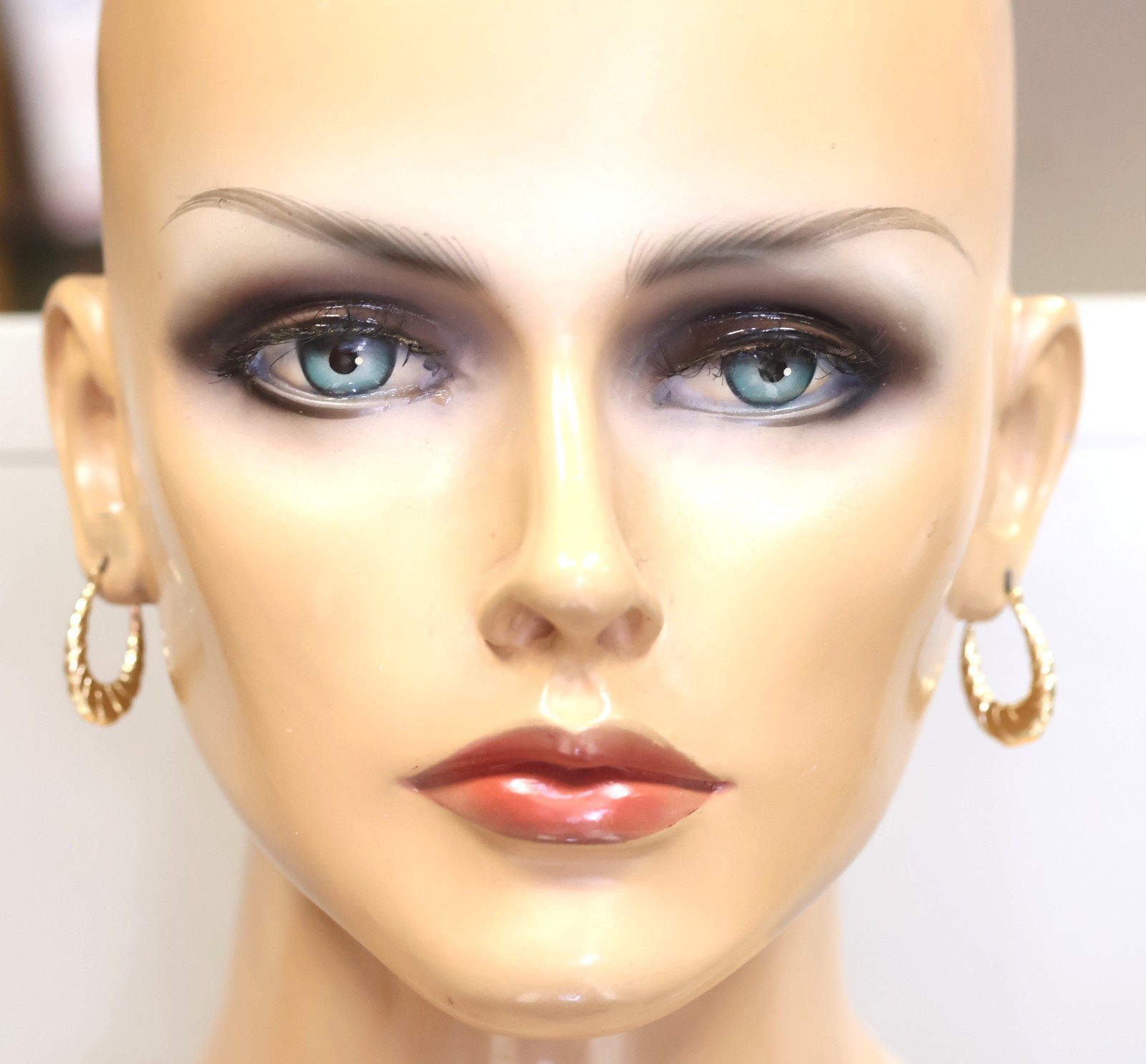 14k Yellow Gold pattern Oval Solid Hoop Huggie Ea… - image 5