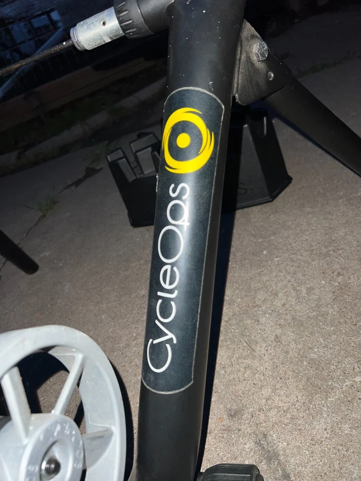 CycleOps 流体自行车训练器 - 室内自行车训练带前轮立管块 — 第 3/4 张图片