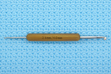 Crochet Hook Double Ended 2.5mm/4mm with Wooden Handle