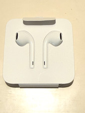 APPLE WIRED EARPODS EARBUDS WITH LIGHTNING CONNECTOR NEW OPEN BOX
